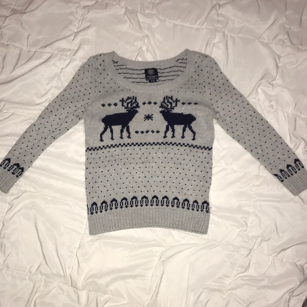 American Eagle sweater